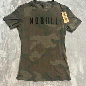 NWT Nobull T Shirt Women’s XS Green Camouflage Lightweight